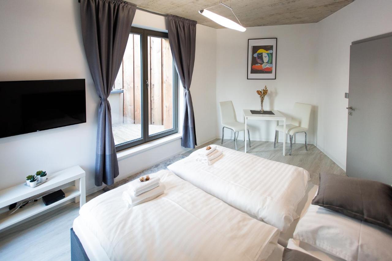 Exclusive Penzion Viva Residence มลาดาโบเลสลัฟ ภายนอก รูปภาพ