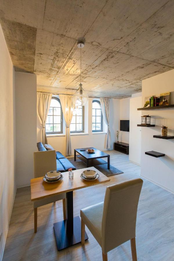 Exclusive Penzion Viva Residence มลาดาโบเลสลัฟ ภายนอก รูปภาพ